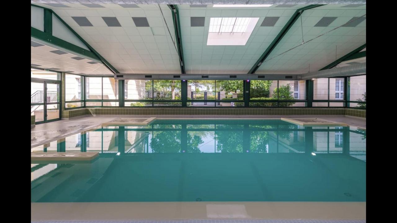 Flat Near To The Theme Park/Val D'Europe Apartment Serris Bagian luar foto